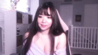 Clara_Chan public show 6