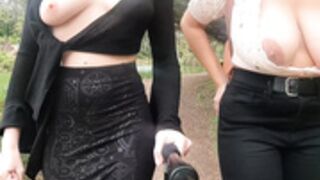 ShyGothExhib and PerridotsPalmtree flash tits in park