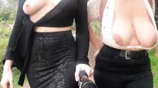 ShyGothExhib and PerridotsPalmtree flash tits in park