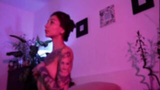 kronniekray beautiful oil show