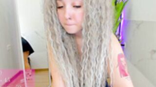 coy_vanessa tits out 1/2