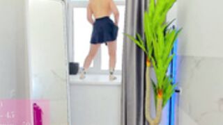coy_vanessa tits out 1/2