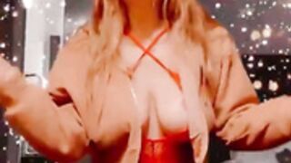 wifeylogs blonde.habibi 4