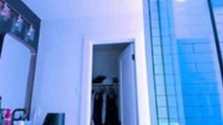 VerenaG 2022-05-21 shower tease & friend visit