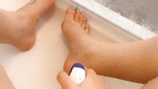 Jen Bretty shower play