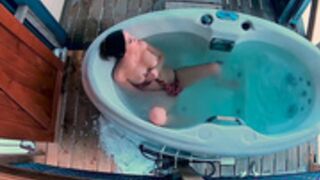 ImMeganLive - Jacuzzi Jilling Off Outdoor