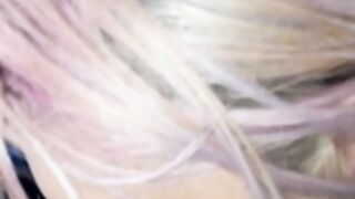 Saskia loves blowing me