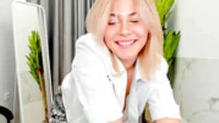 gloria_blush 220416 titty teasing, jumps, flashes, bare