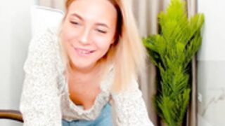 gloria_blush 220402 cream bare ass, hot downblouse, rev