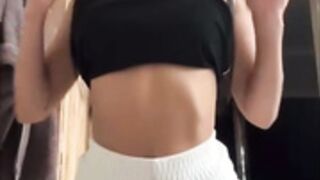 Lily69 rip-off streamer