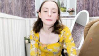 Kira_Coy_ change dress 2022-06-02