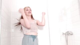 santa_m0nika 220407 sexy hand bra, interesting shower