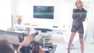 Priscila D'Avila making off