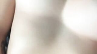 Pauliguedo tocandose y gimiendo