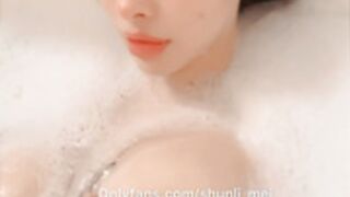 Shunli_Mei bathtub vid 2 (2022)