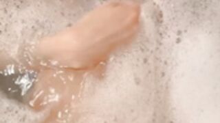 Shunli_Mei bathtub vid 1, nice tits