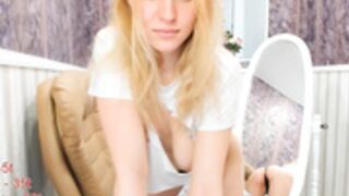 erika_coy 220517 cut top, downblouse delight  WOW