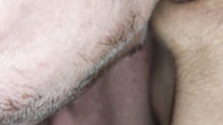 lamiendo el coño de magda