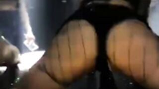 Twitter Mia, Badass (Short Video)