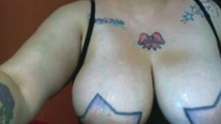bianka_star__2021-12-22_15-17-21_769_cumshot on tits