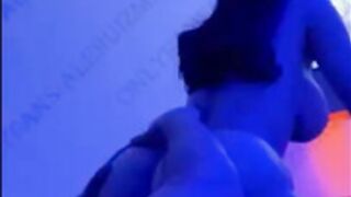 Karely Ruiz Follando