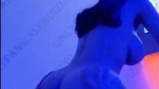 Karely Ruiz Follando