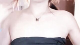 Queeniebaby x01 big tits