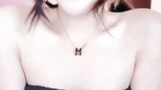 Queeniebaby x01 big tits