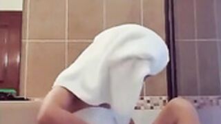 Anabella Galeano - Shaving Pussy After Shower Onlyfans