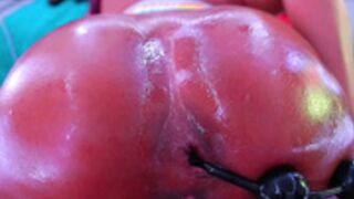 oiled up Oxlemon puts stuff in her butt