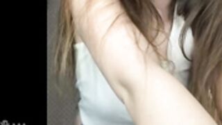 lollyK  2022-06-08  first phone vid ever NN lame