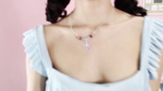 Little_Effy18 Beach Necklace Singing Radioactive