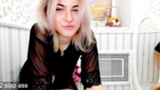 gloria_blush 220518 titty teasing w flashes