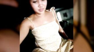 bella_nasty 220417 two great and funny piss blasts