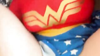 Miniloona wonder woman cosplay