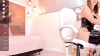 ella_pridee 2022-06-23 2/5