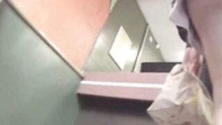 upskirt avec et sans culotte