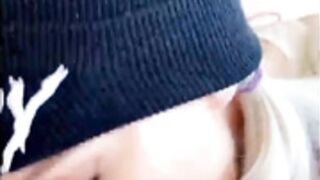 Viking Barbie chupando verga en #2