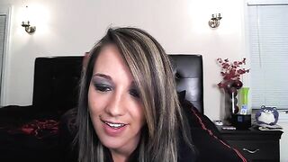 Nikki Sims red bra webcam show