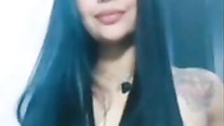 la negra loly mostrando las tetas