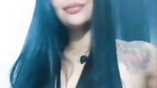 la negra loly mostrando las tetas