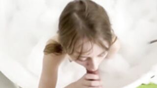 MaddieSprings BJ in bath