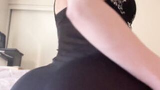 STPeach teasing with pussy lip peek on her Fandly