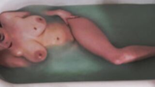 Nataliagrey Overhead Clit Rubbing in Bath Tub