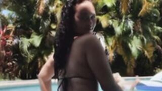 russialit booty flex