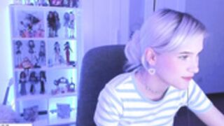 Etogabi dancing braless