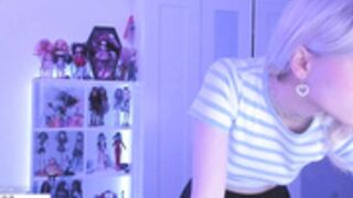 Etogabi dancing braless