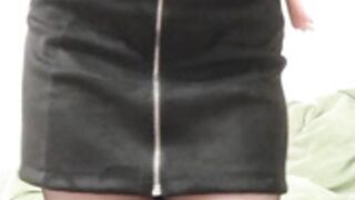 Mujer se masturba mensualmente 2