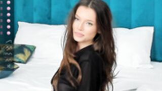 AliceB 210917 0955 Lush-TeasingOnTheBed