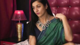 Sexy queen devika chaste